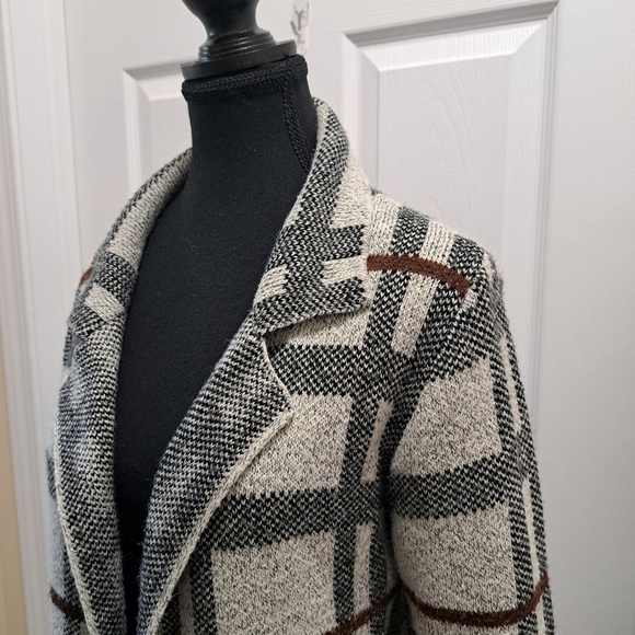 Monteau Sweater Coat Plaid Women's Size Large Grey Brown Cozy Fall Classic - Picture 9 of 9